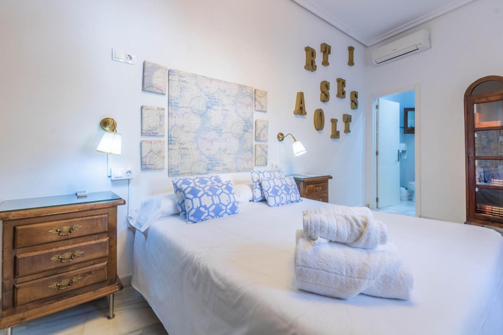 Hostel Mayflowers Kordoba Bagian luar foto