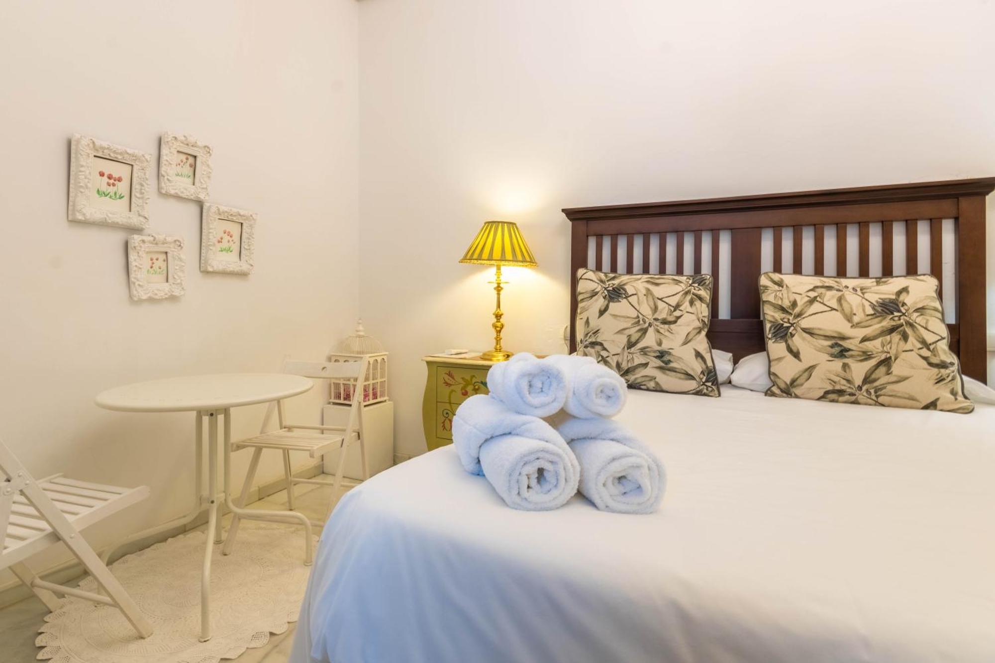 Hostel Mayflowers Kordoba Bagian luar foto