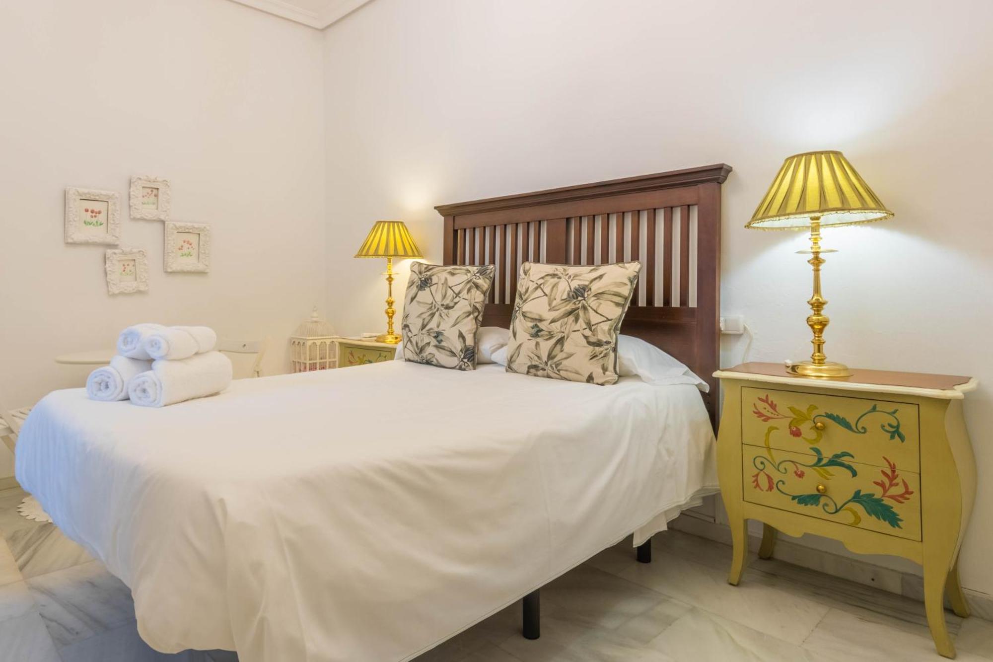 Hostel Mayflowers Kordoba Bagian luar foto
