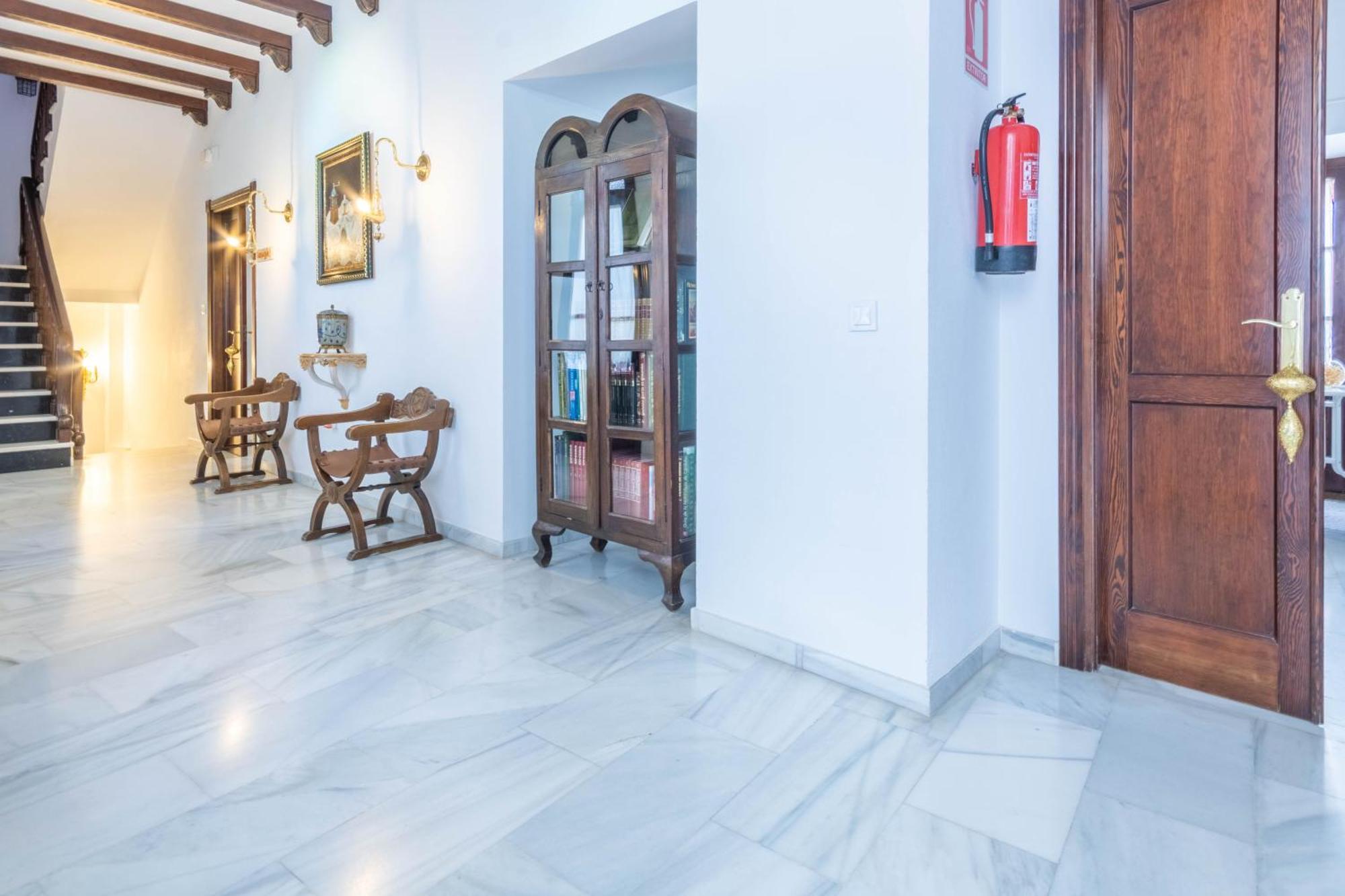 Hostel Mayflowers Kordoba Bagian luar foto